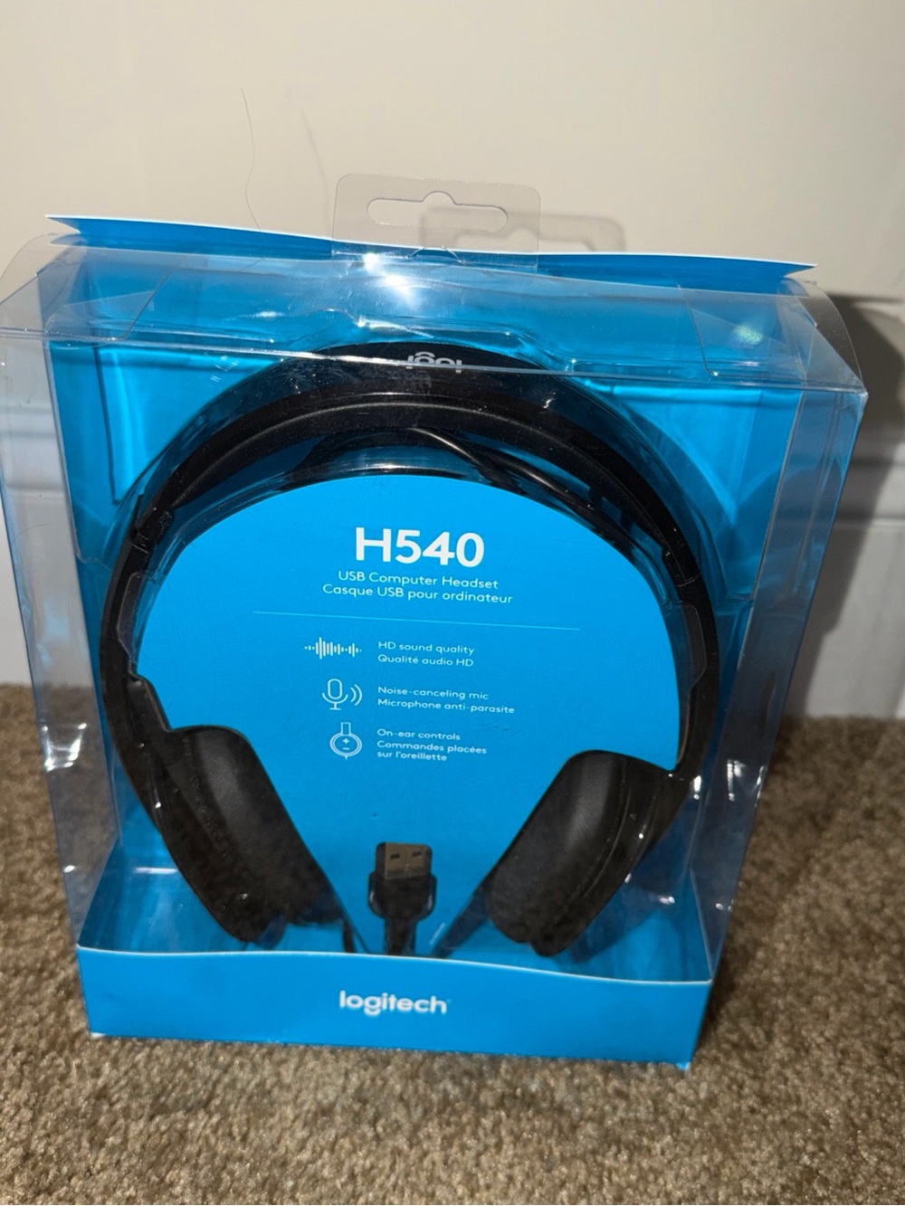 Logitech H540 USB Headset in Blue and Black